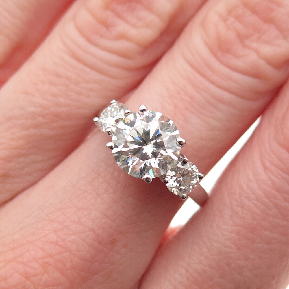 925 Sterling Silver Real Round-Cut Moissanite Engagement Ring Size 6.25